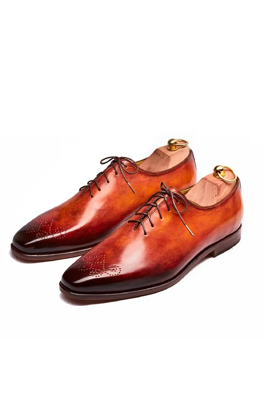 Stylish Men's Velvet SuitsUgolino Leather Shoes