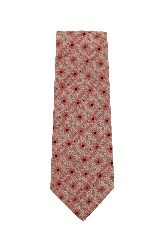 Men's Suits with Wrinkle-Resistant FabricsKiton Pink Tie