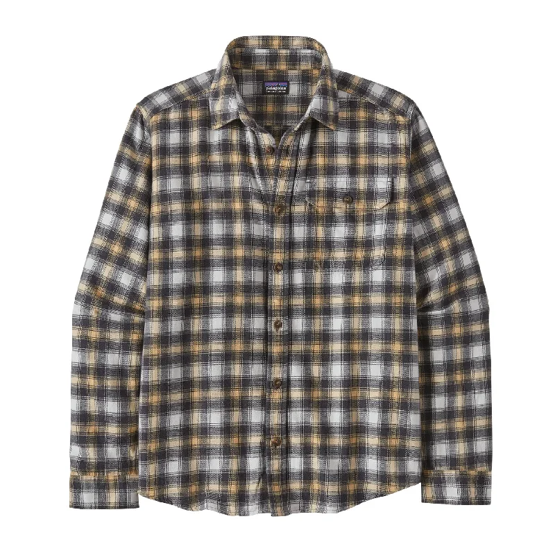 Men's Bold-Color Shirts for a Statement PieceMen's Long-Sleeved Lightweight Fjord Flannel Shirt