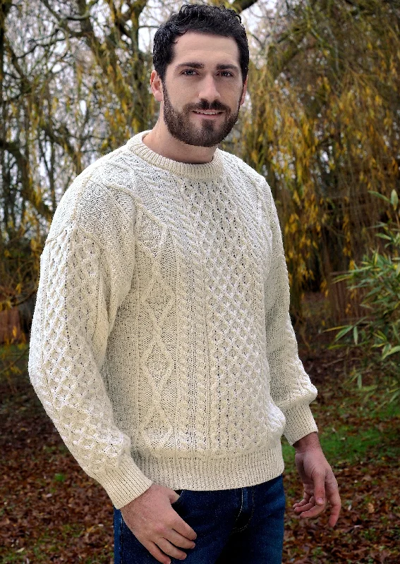 Men's Sweaters with Patch PocketsInis Mor Aran Sweater | Natural