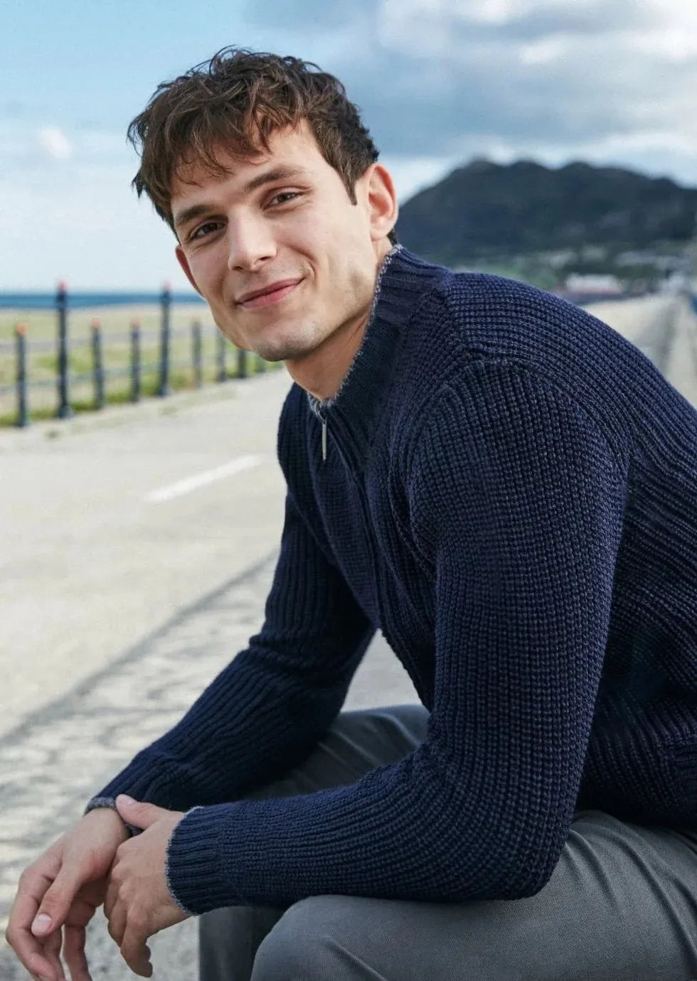 Men's Sweaters with Elastic WaistbandsIrelandsEye Zipped Ribbed Cardigan | Navy